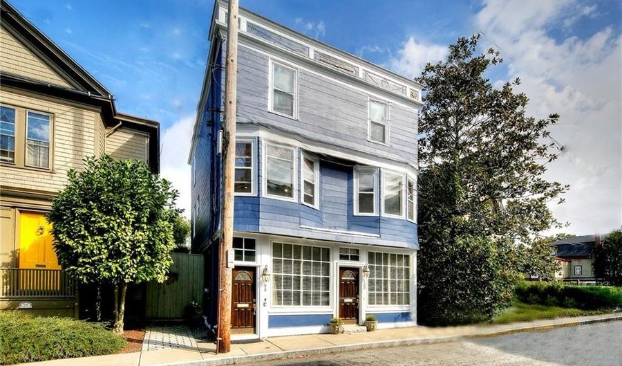 98 John St, Newport, RI 02840 - 6 Beds, 3 Bath