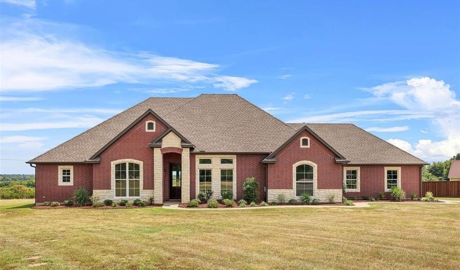 202 Connor Pl, Sulphur Springs, TX 75482 - 4 Beds, 3 Bath