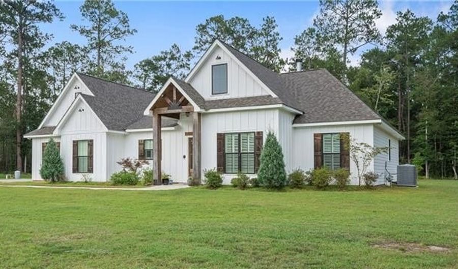 73914 WHISTLING DUCK Ln, Abita Springs, LA 70420 - 4 Beds, 3 Bath