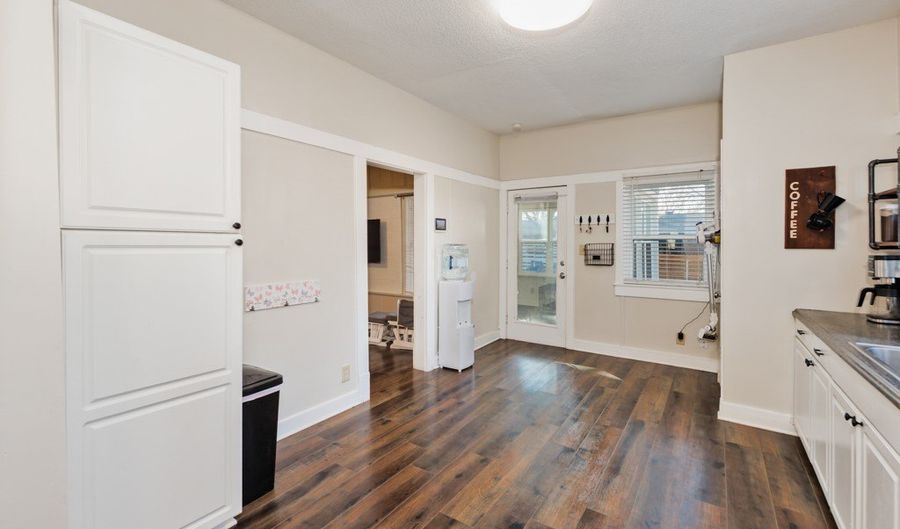 517 W Lamar St, Alvord, TX 76225 - 4 Beds, 2 Bath