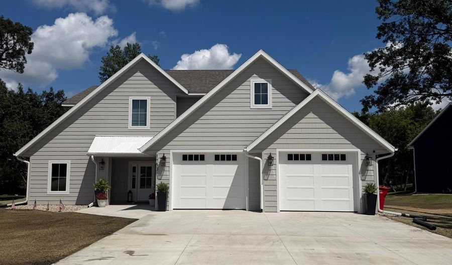 1753 Karnis Dr NW, Alexandria, MN 56308 - 4 Beds, 4 Bath