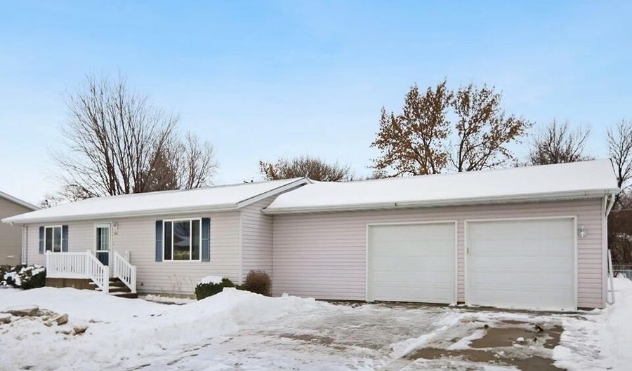 815 SW 13th Ave, Aberdeen, SD 57401 - 4 Beds, 3 Bath