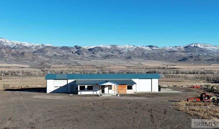 1301 S Hwy 93, Challis, ID 83226 - 0 Beds, 2 Bath