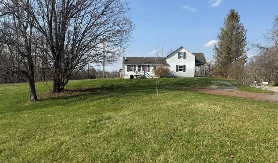 4519 GRANDVIEW Rd, Beaver, WV 25813 - 2 Beds, 2 Bath