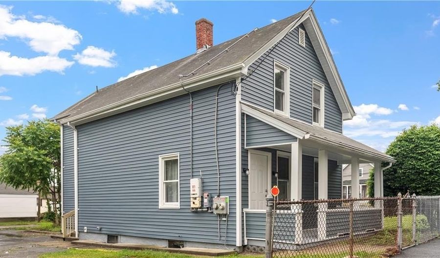 63 Prospect St, Lincoln, RI 02838 - 4 Beds, 2 Bath