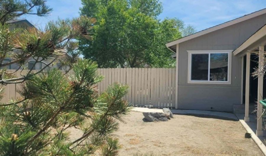 1281 W Newlands Dr, Fernley, NV 89408 - 3 Beds, 2 Bath