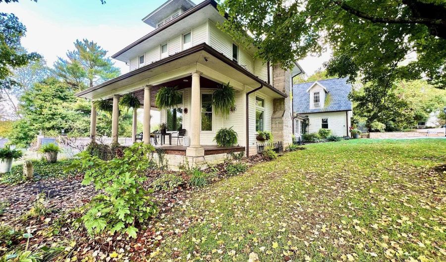 330 Hawthorne Dr, Bedford, IN 47421 - 4 Beds, 4 Bath
