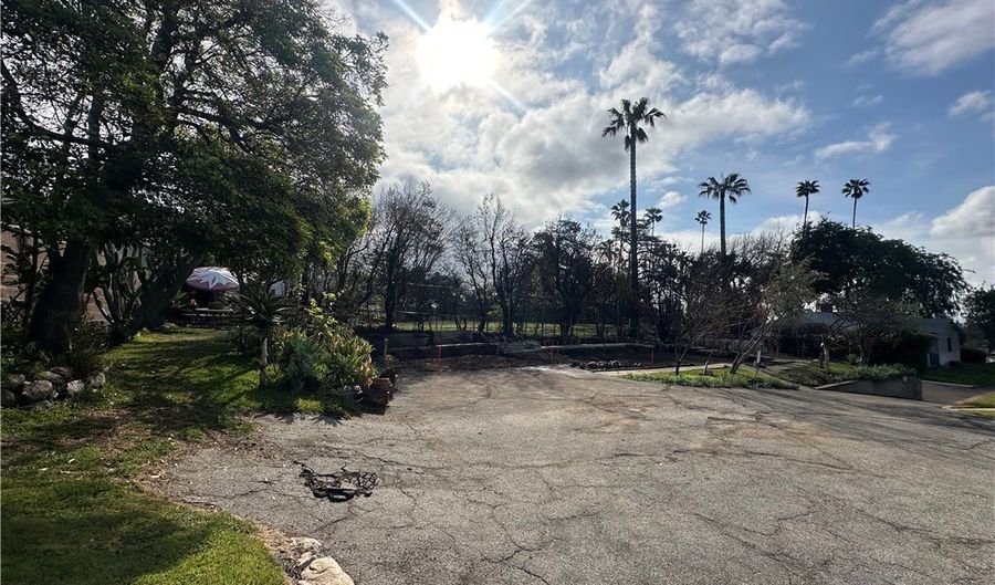 1003 E Mariposa, Altadena, CA 91001 - 0 Beds, 0 Bath