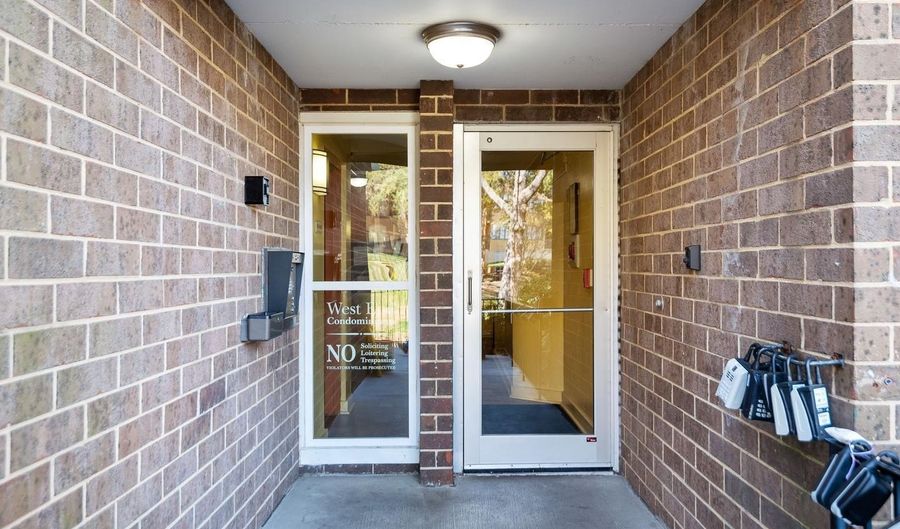 60 S VAN DORN St 507, Alexandria, VA 22304 - 1 Beds, 1 Bath
