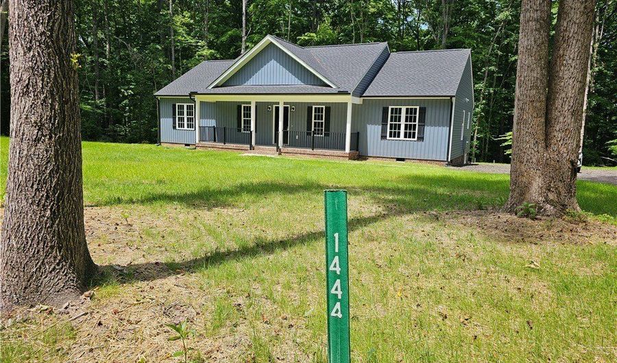 1444 Manfield Rd, Aylett, VA 23009 - 3 Beds, 2 Bath