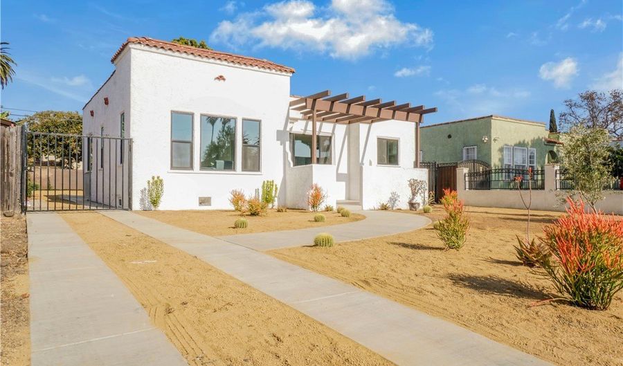 3521 60th St W, Los Angeles, CA 90043 - 3 Beds, 3 Bath