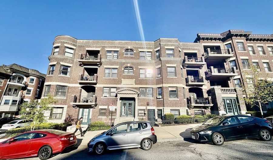 1466 Commonwealth Ave 3, Boston, MA 02135 - 4 Beds, 1 Bath