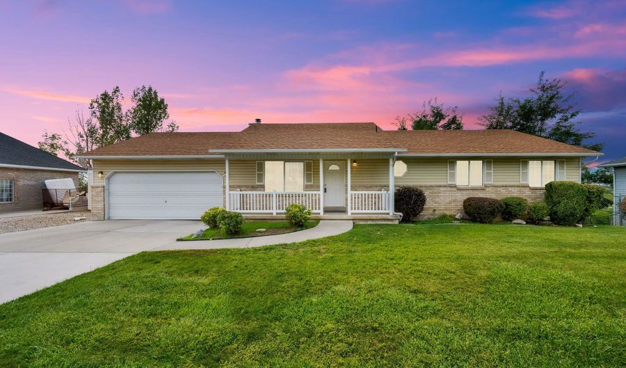 10207 N COTTONWOOD, Cedar Hills, UT 84062 - 5 Beds, 2 Bath