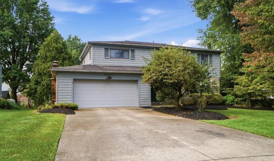 8017 Eastdale Dr, Anderson Twp., OH 45255 - 4 Beds, 3 Bath