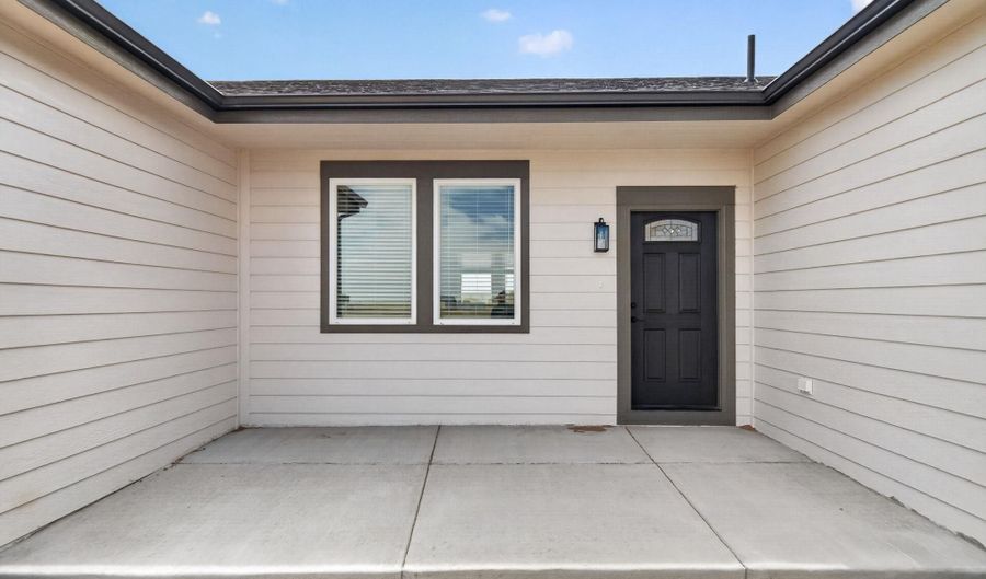 3687 SKY TRAIN Dr, Cheyenne, WY 82009 - 3 Beds, 2 Bath