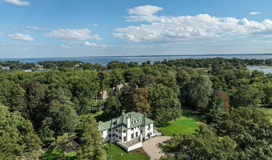 18 Tokeneke Trl, Darien, CT 06820 - 7 Beds, 10 Bath