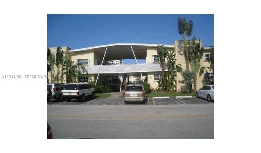 9725 Bay Harbor Ter 22, Bay Harbor Islands, FL 33154 - 2 Beds, 2 Bath