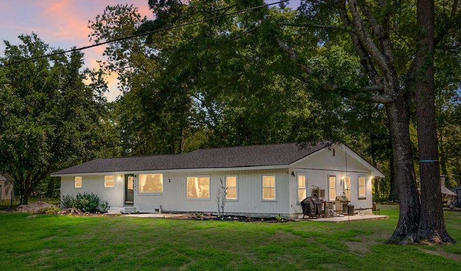 1192 Church Of God Rd, Bonneau, SC 29431 - 3 Beds, 2 Bath
