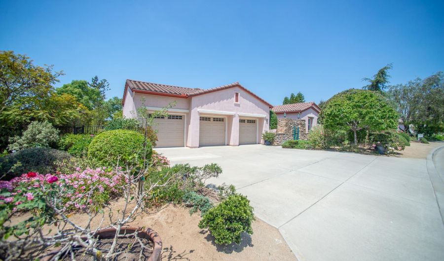 1120 Vantage Pl, Fallbrook, CA 92028 - 4 Beds, 3 Bath