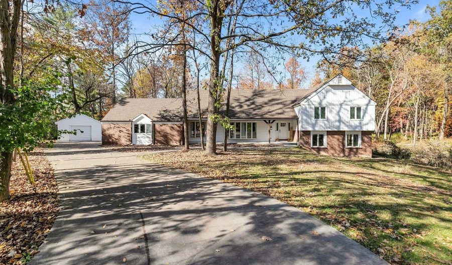 11 HILLTOP Ct, Appleton, WI 54914 - 4 Beds, 4 Bath