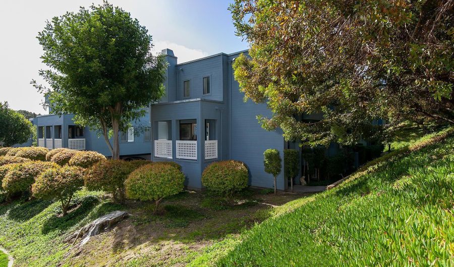 905 Intrepid Ct, Del Mar, CA 92014 - 2 Beds, 3 Bath