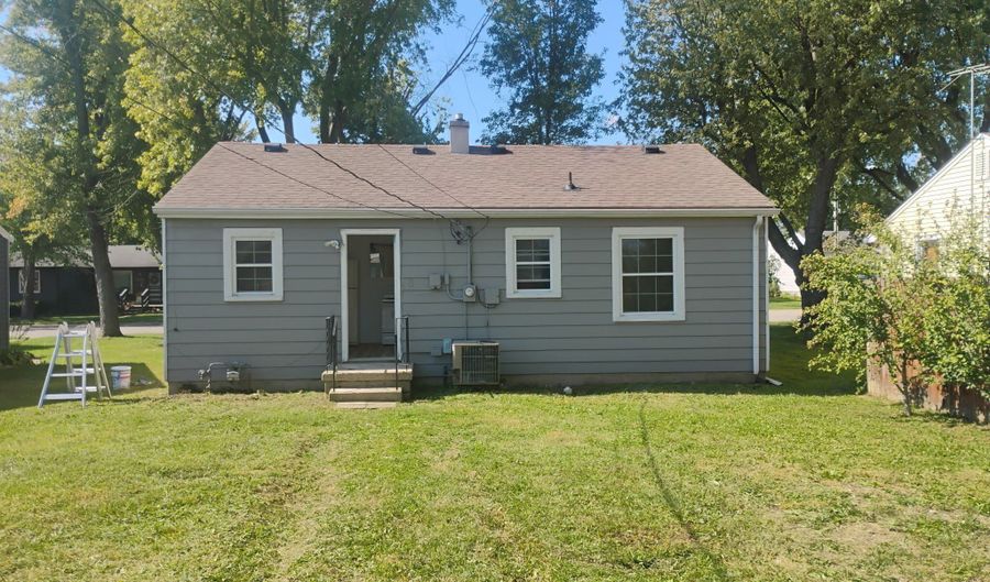 129 S Carlisle St, Bargersville, IN 46106 - 2 Beds, 1 Bath