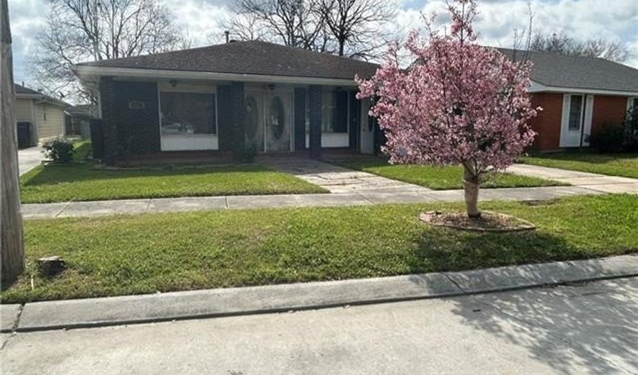 41 W PAMELA Pl, Arabi, LA 70032 - 3 Beds, 2 Bath