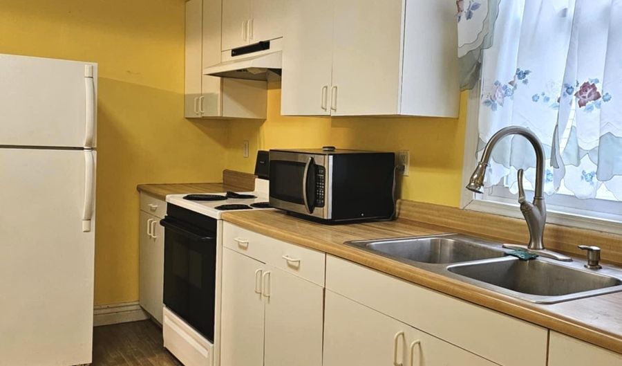 208 E Madison St E, Alexandria, IN 46001 - 1 Beds, 1 Bath
