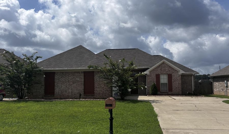 1234 Addison Ln, Brandon, MS 39042 - 3 Beds, 2 Bath