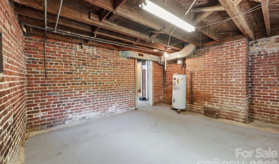 1705 US 52 Hwy N, Albemarle, NC 28001 - 5 Beds, 2 Bath