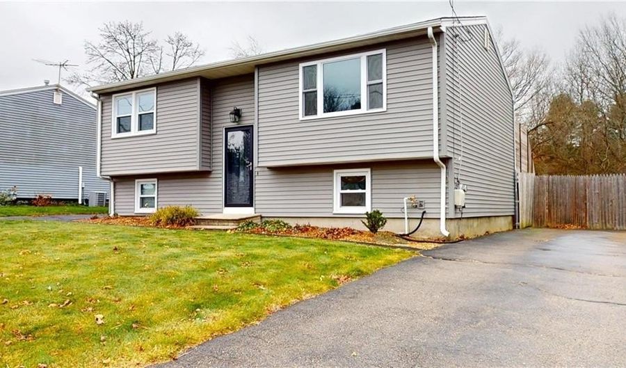 69 Cushing St, North Providence, RI 02904 - 2 Beds, 2 Bath