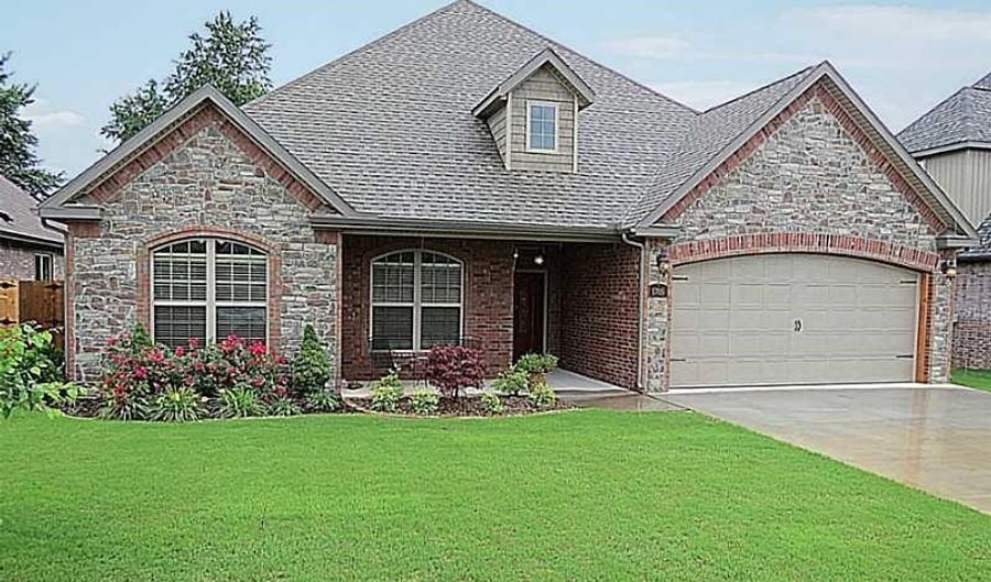 1705 SW Hayfield Ave, Bentonville, AR 72713 - 3 Beds, 3 Bath