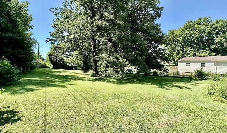 3723 Franor St, Alton, IL 62002 - 2 Beds, 1 Bath
