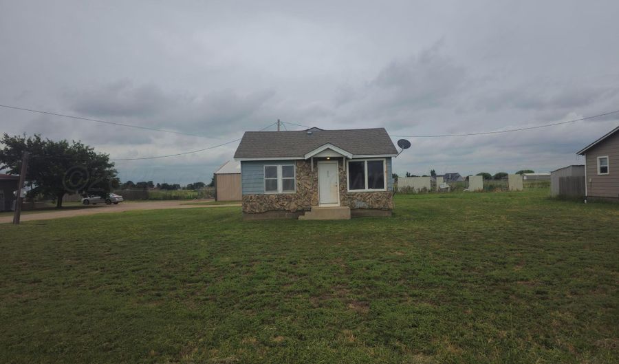 8015 Upton Rd, Amarillo, TX 79119 - 2 Beds, 1 Bath