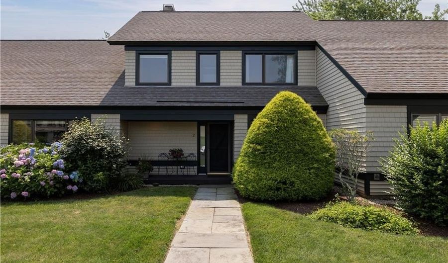 2 Martingale Ln, Narragansett, RI 02882 - 2 Beds, 3 Bath