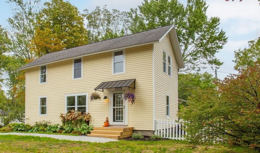 73733 Superior St, South Haven, MI 49090 - 5 Beds, 2 Bath