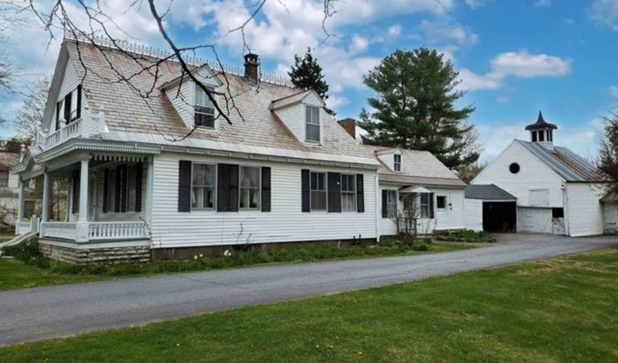 442 Main St, Chester, VT 05143 - 4 Beds, 1 Bath