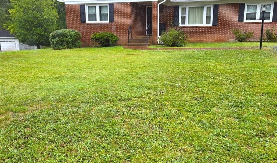 8968 Red House Rd, Appomattox, VA 24522 - 3 Beds, 1 Bath