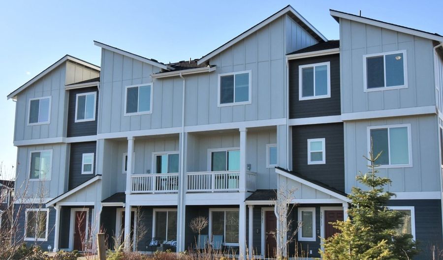 32361 Anchor Ave SE, Black Diamond, WA 98010 - 3 Beds, 3 Bath