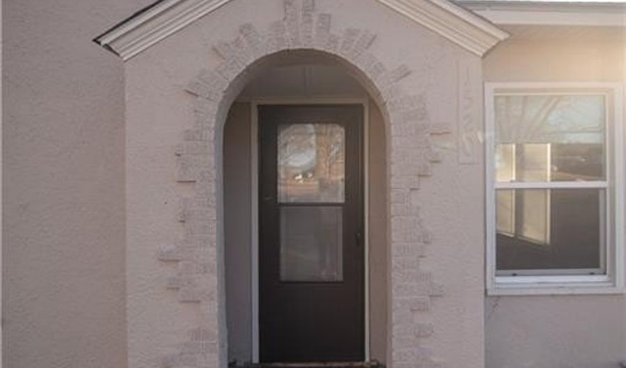 1520 S 7th St, Atchison, KS 66002 - 2 Beds, 1 Bath