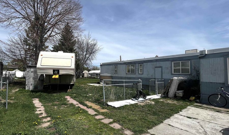 238 Mingo Ln, Chubbuck, ID 83202 - 3 Beds, 2 Bath
