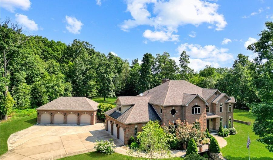 1653 Chapel Ridge Ln, Adams Twp., PA 16046 - 4 Beds, 5 Bath