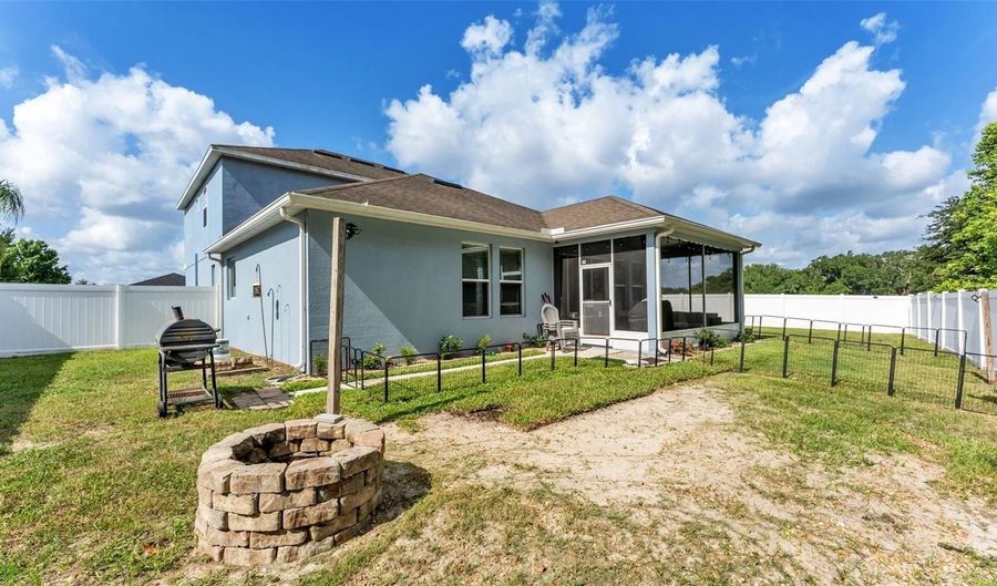 1358 WINDWARD OAKS Loop, Auburndale, FL 33823 - 4 Beds, 4 Bath