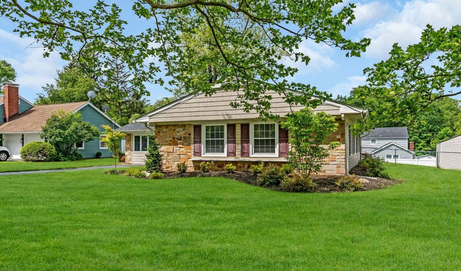 511 Line Rd, Aberdeen, NJ 07747 - 3 Beds, 2 Bath