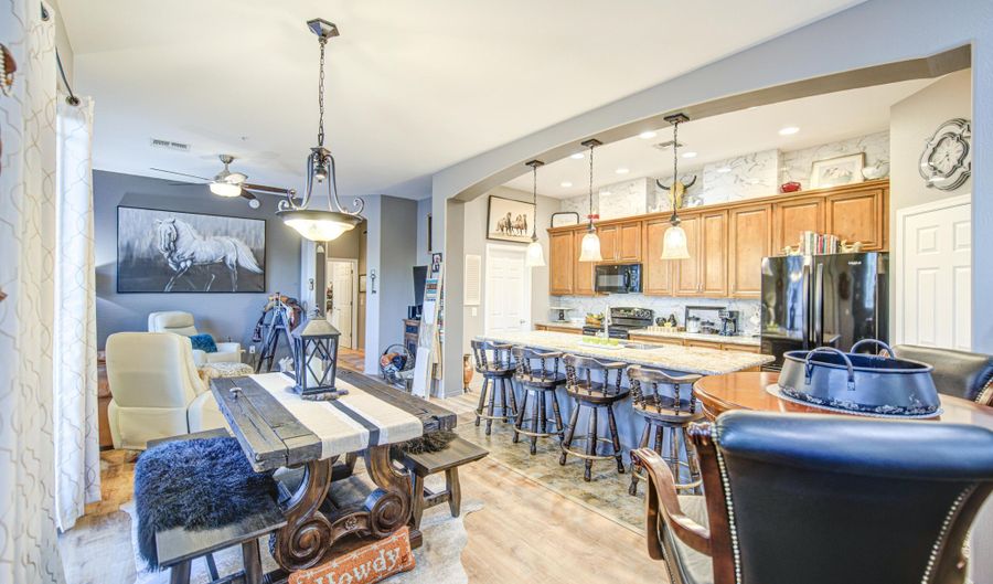 42424 N GAVILAN PEAK Pkwy 63212, Anthem, AZ 85086 - 2 Beds, 2 Bath