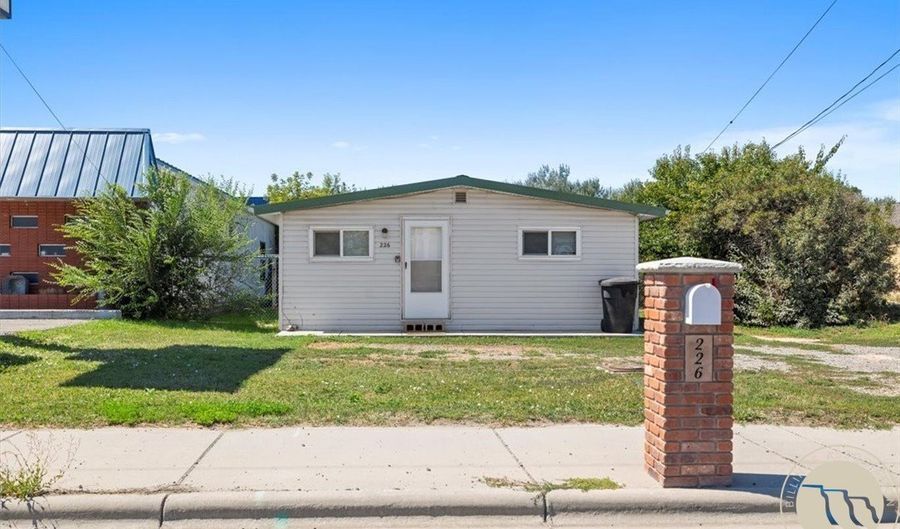 226 Moore Ln, Billings, MT 59101 - 2 Beds, 1 Bath