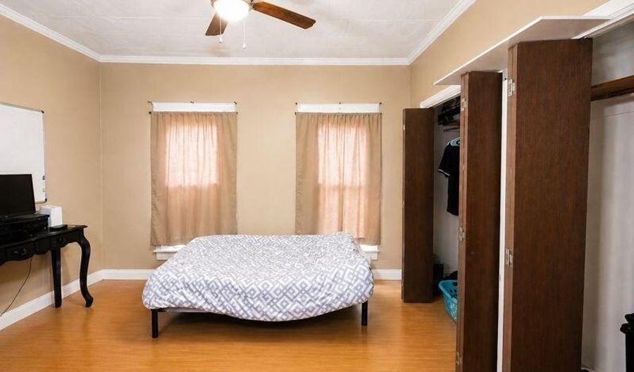 210 5th St, Abbeville, LA 70510 - 2 Beds, 1 Bath