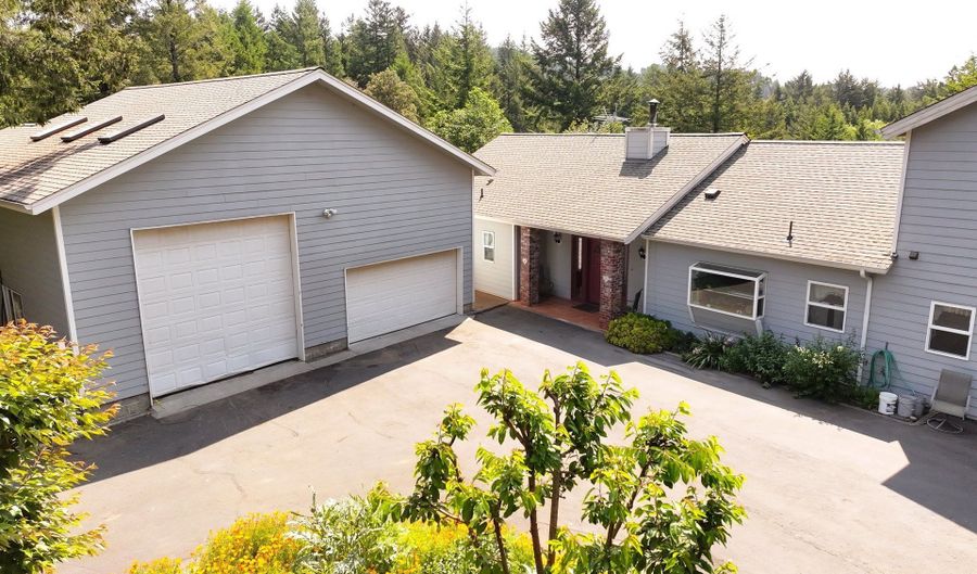 96170 CAPE FERRELO Rd, Brookings, OR 97415 - 3 Beds, 4 Bath