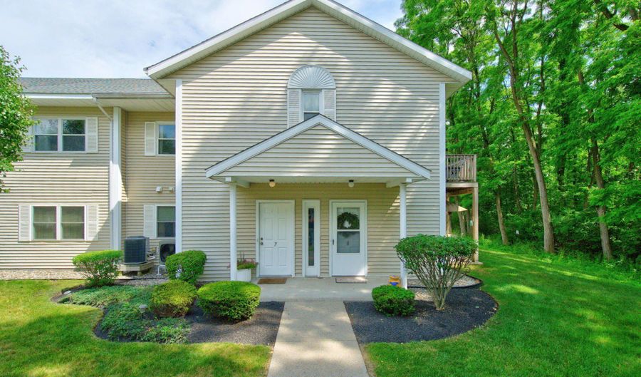 507 Greenwich Dr, Albany, NY 12203 - 2 Beds, 1 Bath