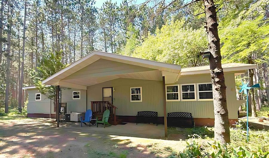 1963 W 7th Dr, Adams, WI 53934 - 2 Beds, 1 Bath